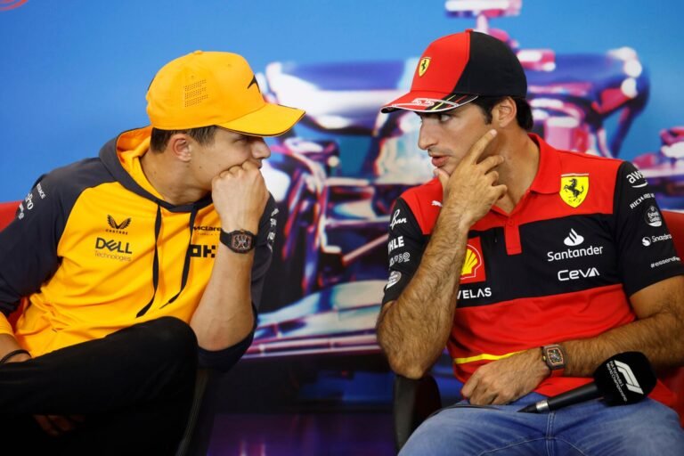 Sainz diz que não entendeu queda da McLaren em 2022, mas esperava reação da equipe