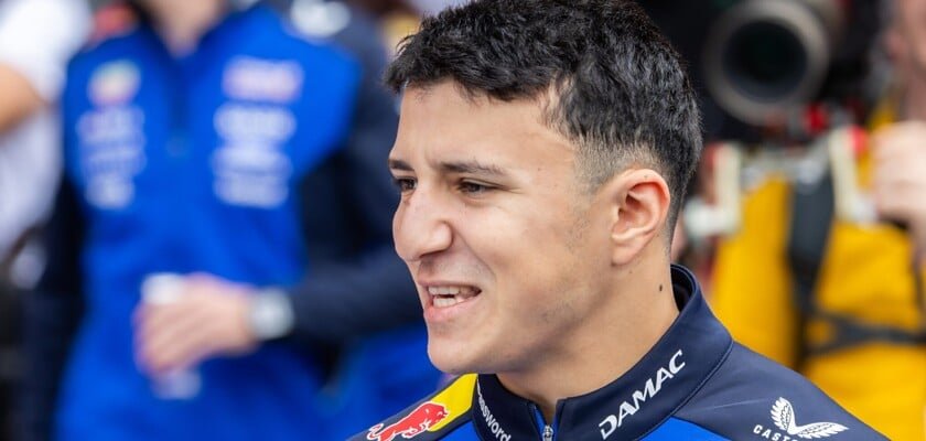 Hadjar tem melhora no punho e Red Bull aguarda avaliação final para o GP da Itália
