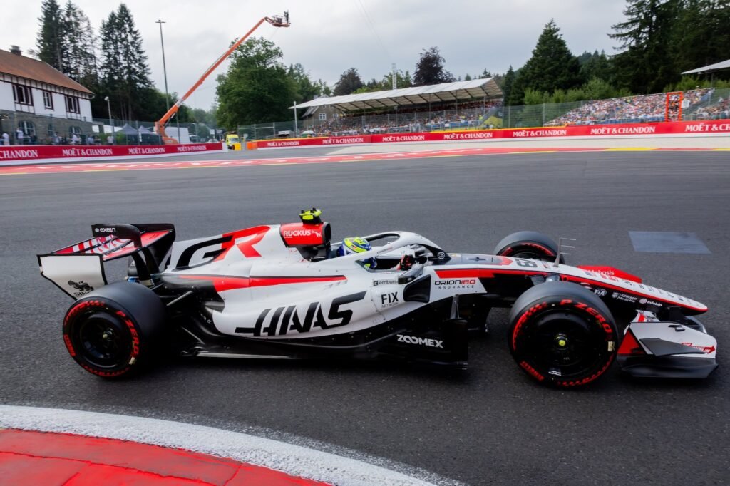 Bearman aponta Haas como 10ª força do grid e liga queda à falta de atualizações
