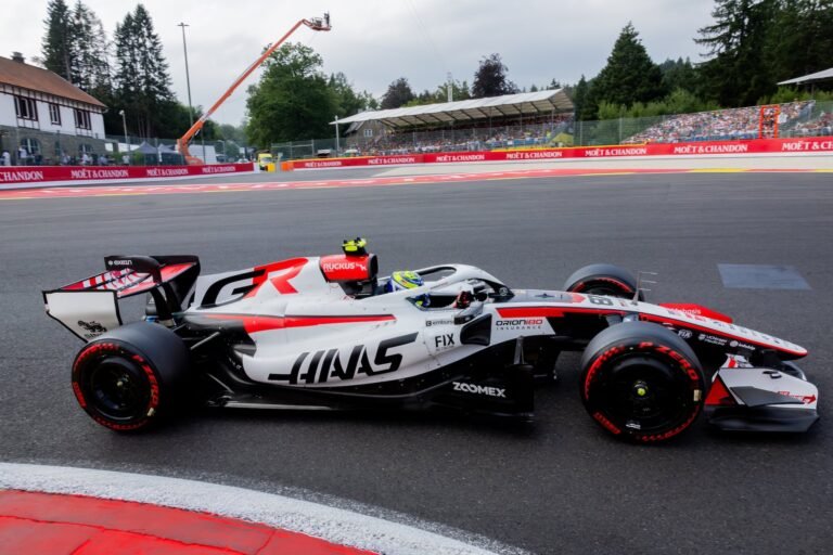 Bearman aponta Haas como 10ª força do grid e liga queda à falta de atualizações