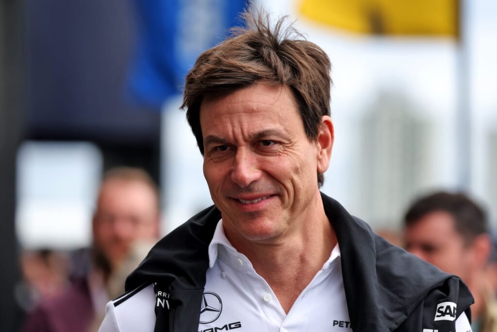 Wolff diz ter feito as pazes com final polêmico de 2021 e chama Verstappen de campeão merecedor