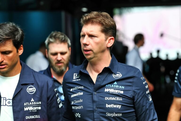 Vowles diz que reconstrução da Williams vai além de 2026 e cita 20 anos sem investimento