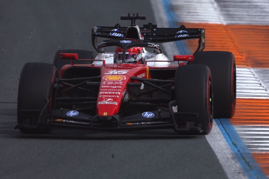 Ferrari decide no fim da semana se estreia motor atualizado de Leclerc e Hamilton no GP da Itália