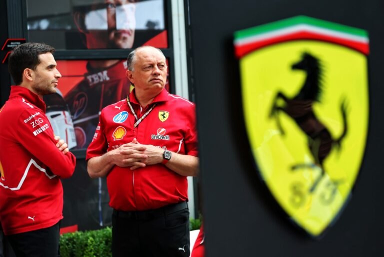 Ferrari reafirma confiança total em Vasseur após rumores sobre Horner