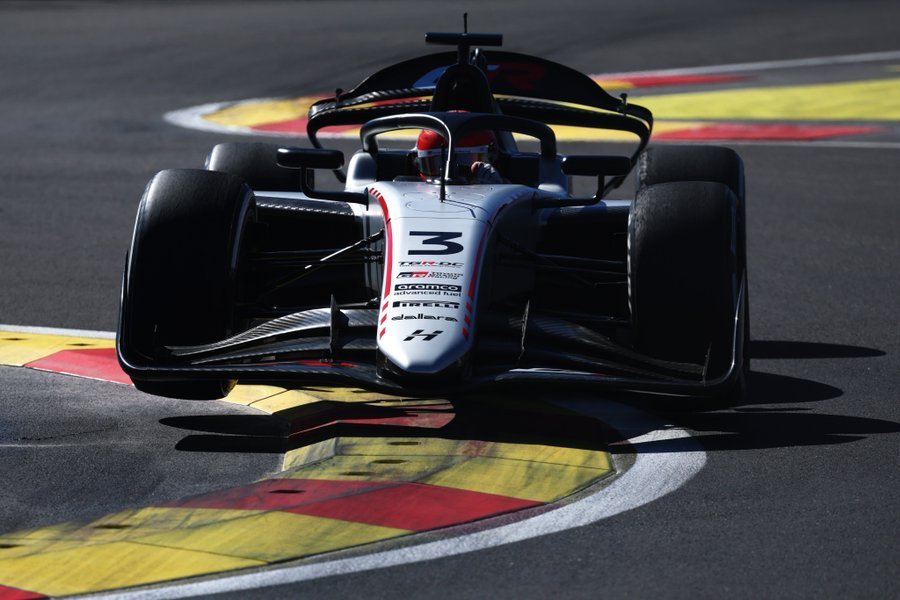 Miyata supera Fittipaldi na largada e vence sprint da Fórmula 2 em Madri