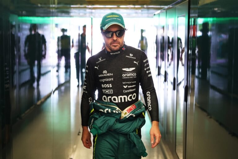 Rosberg diz que desempenho de Alonso na Aston Martin reforça tamanho do espanhol na F1