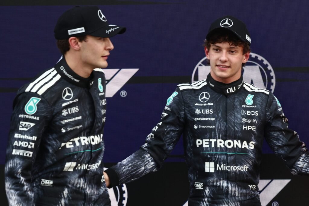 Antonelli assume liderança interna na Mercedes após ordem de equipe a Russell