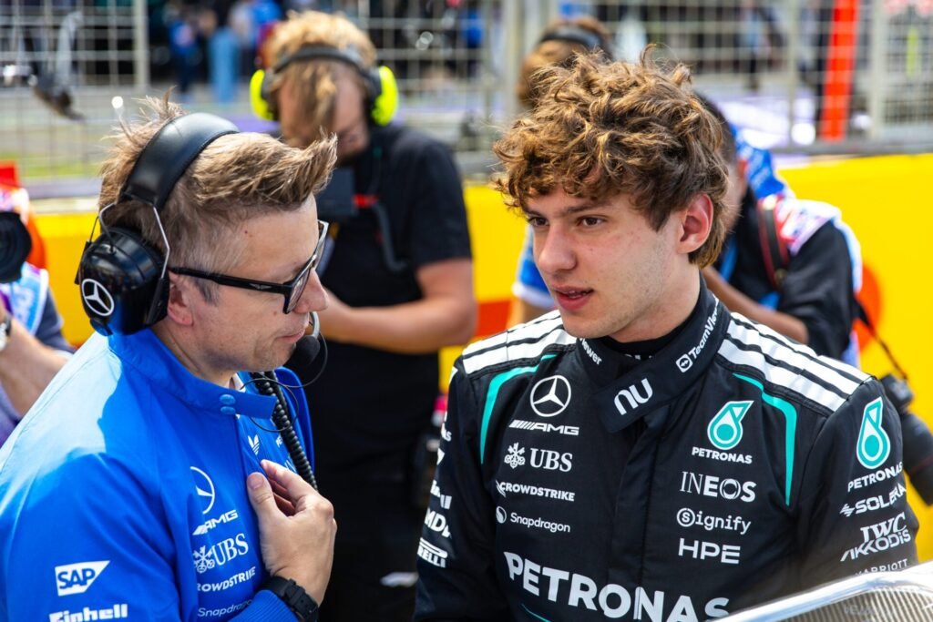 Palmer diz que título de 2026 ficou nas mãos de Antonelli e questiona leitura da Mercedes