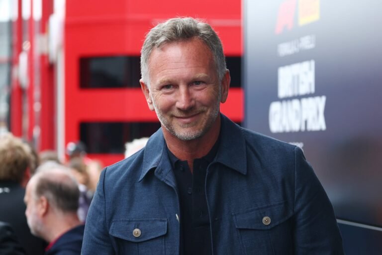 Villeneuve alerta Horner sobre pressão na Ferrari em meio a rumores de troca no comando