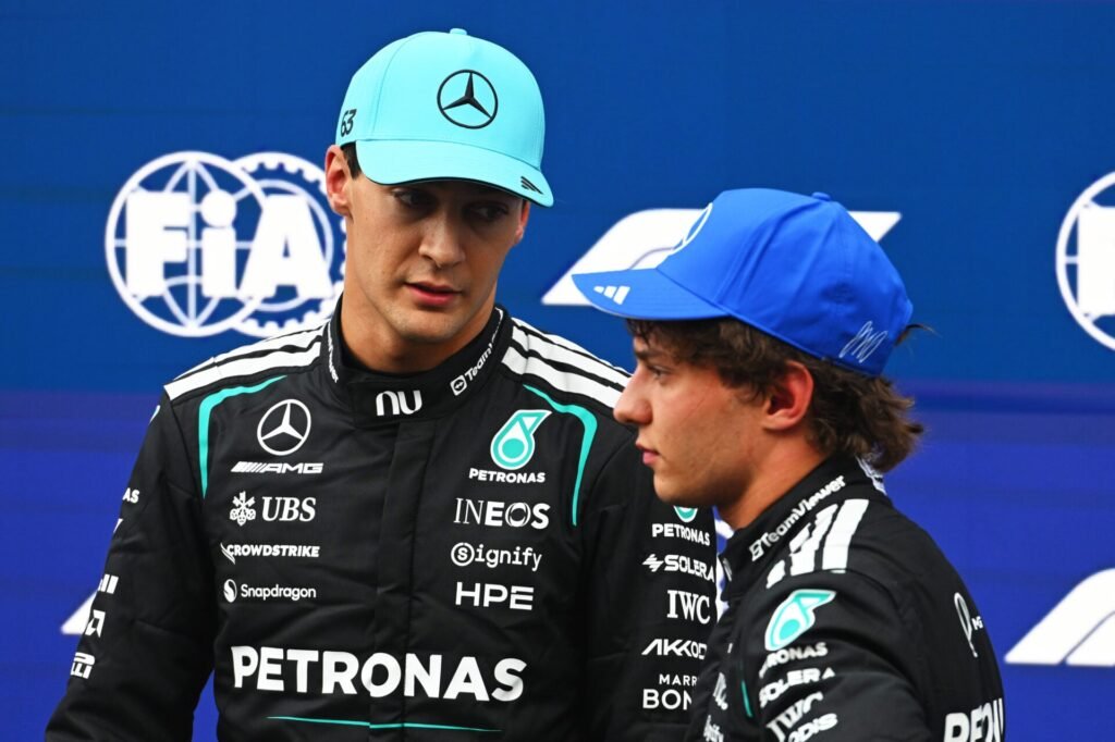 Russell diz que relação com Antonelli mudou na disputa pelo título, mas nega desgaste na Mercedes