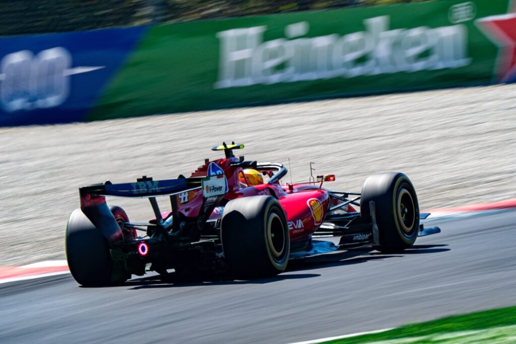 Ferrari leva atualização a Monza, evita punição no grid e admite compromisso no carro de Leclerc e Hamilton