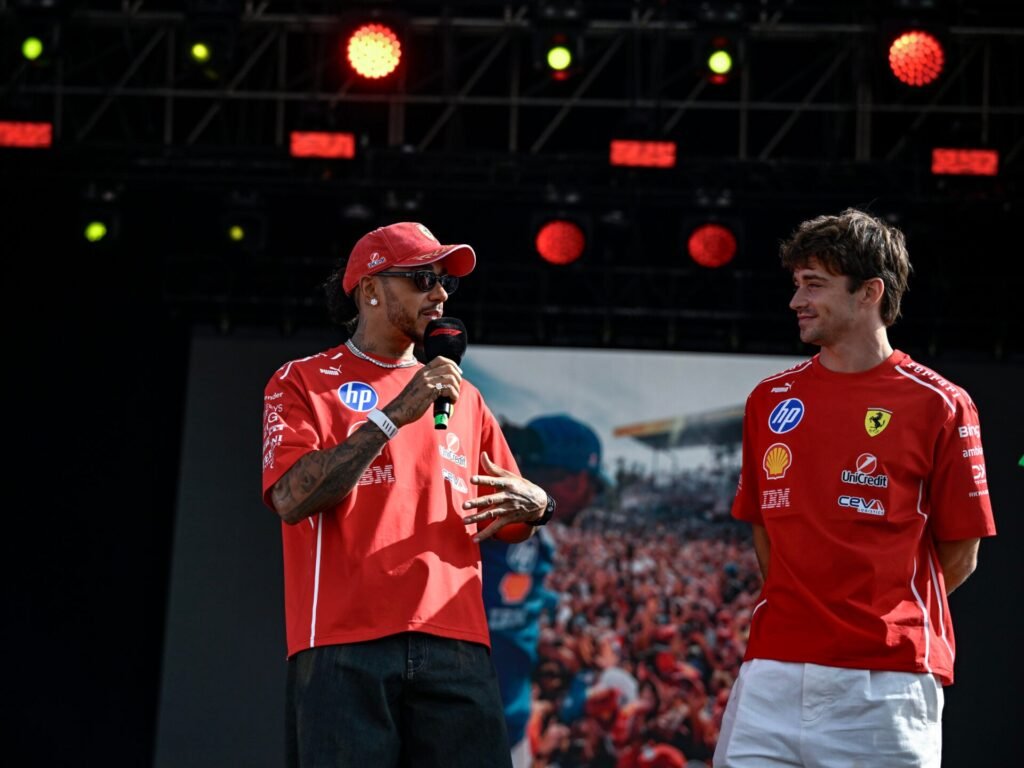 Montoya vê Hamilton à frente de Leclerc e pede definição da Ferrari para 2026