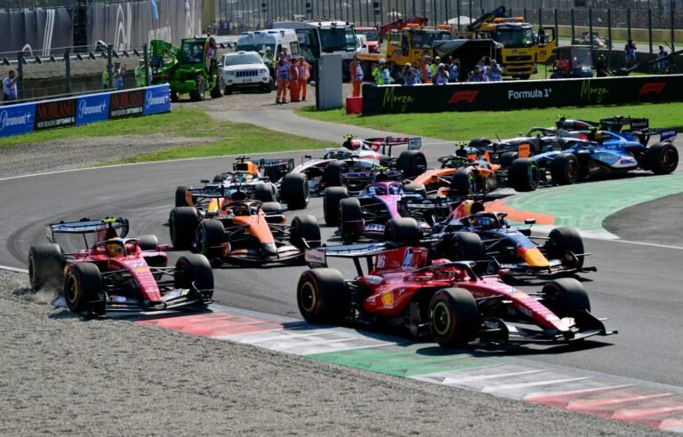 Coulthard diz que manobra de Hamilton sobre Leclerc repete erro visto em 2021