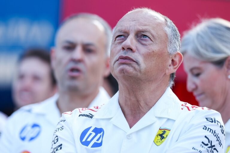Monza aumenta pressão sobre Vasseur na Ferrari, com apoio interno em dúvida