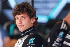 Jock Clear compara traço de Antonelli ao de Schumacher após arrancada na temporada 2026
