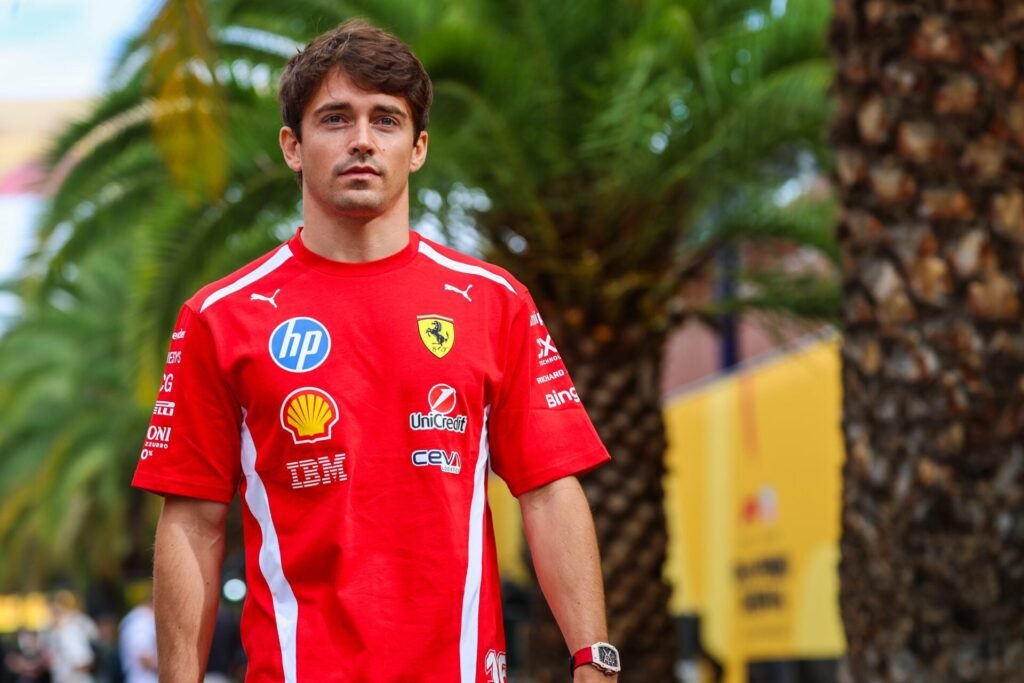 Brittny Button defende Leclerc após crítica de David Coulthard sobre postura fora das pistas