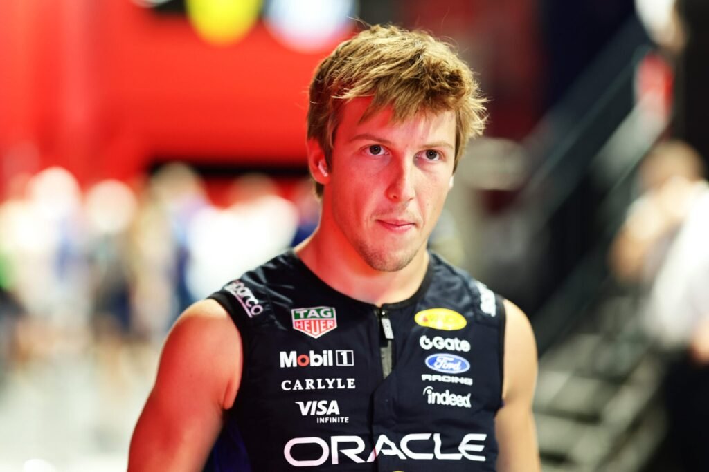 Red Bull não cogita retorno em tempo integral de Lawson, que volta à Racing Bulls no lugar de Hadjar