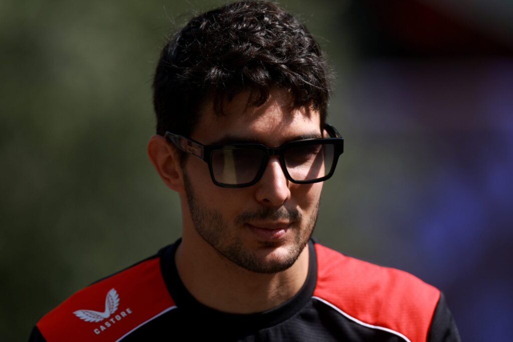 Haas fecha com Rafael Câmara para 2027 e encaminha saída de Esteban Ocon