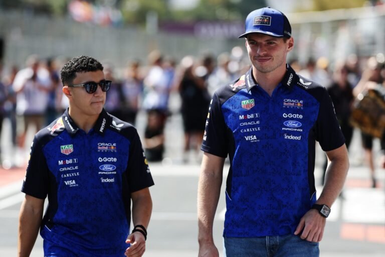 Hadjar aceita ordem da Red Bull no GP do Azerbaijão e termina atrás de Verstappen em pódio duplo