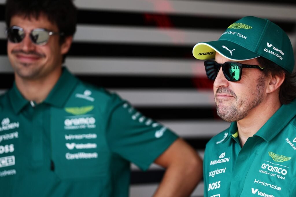 Alonso renova com a Aston Martin e confirma presença na Fórmula 1 em 2027