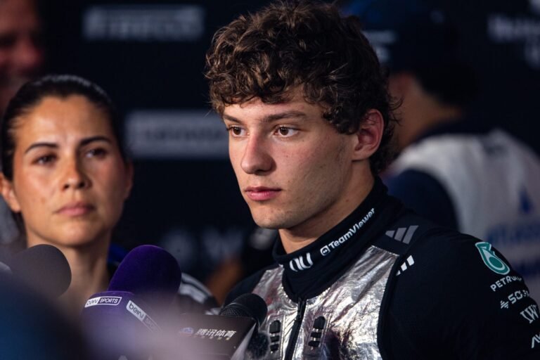 Vettel elogia reação de Antonelli em Baku, mas admite que esperava recuperação mais simples
