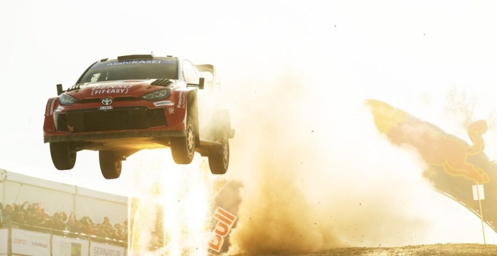Pneu furado reduz margem de Evans na briga pelo título do WRC em 2026