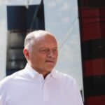 Vasseur admite que Ferrari terá de decidir sobre ordens de equipe após toque entre Hamilton e Leclerc