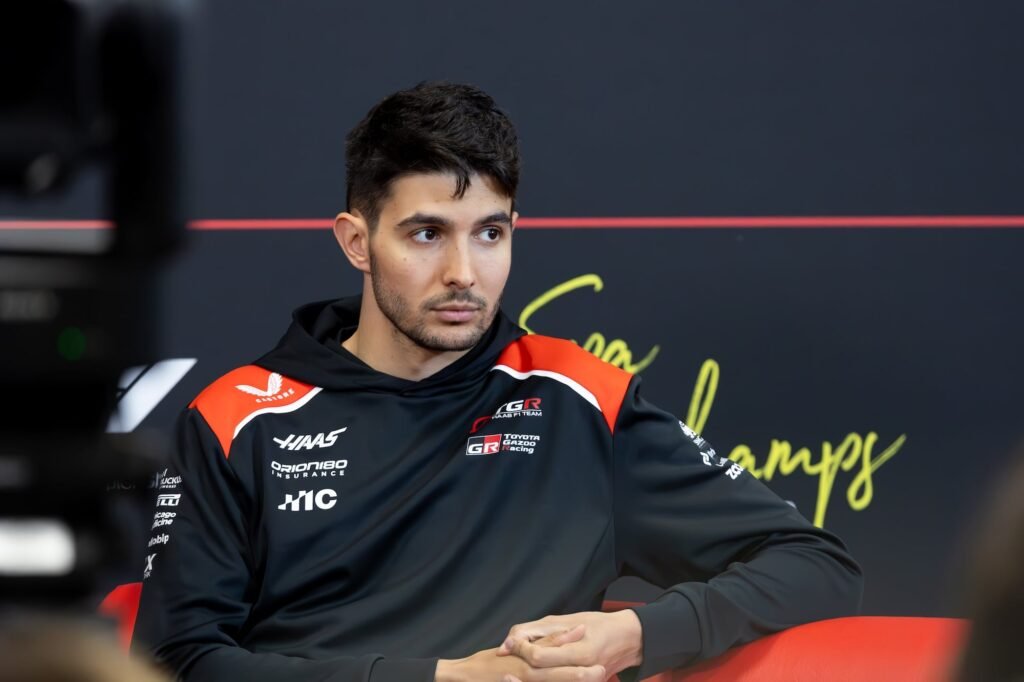 Haas confirma saída de Esteban Ocon ao fim da temporada 2026