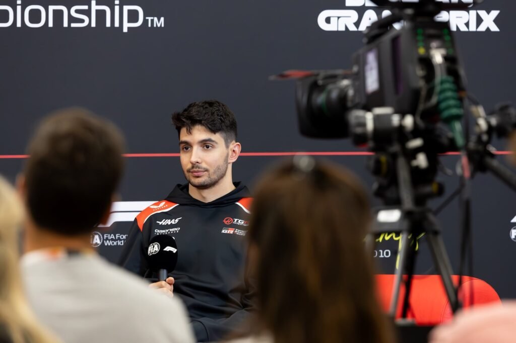 Haas decide não manter Ocon para 2027, e desgaste na relação pesou na escolha