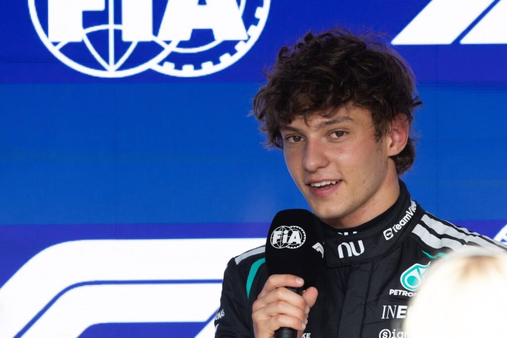 Antonelli vai largar no fim do grid em Monza após troca da unidade de potência