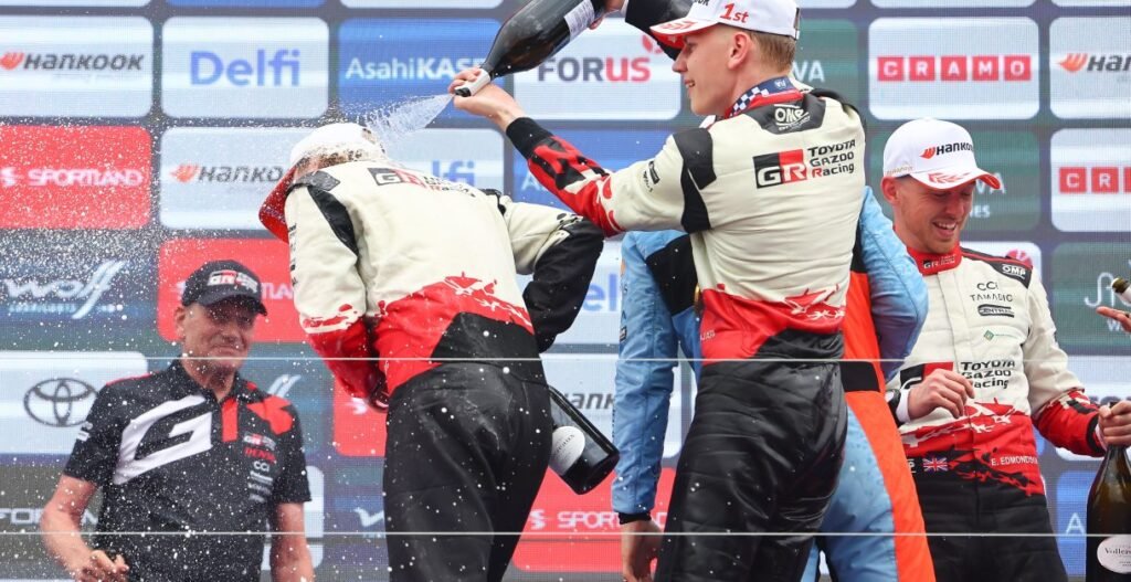 Pajari e Solberg chegam à Sardenha ainda na briga pelo título do WRC