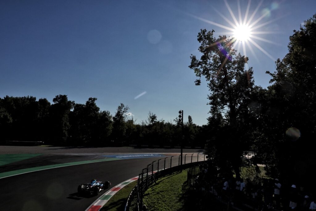Ferrari confirma atualização da unidade de potência para Hamilton e Leclerc no GP da Itália