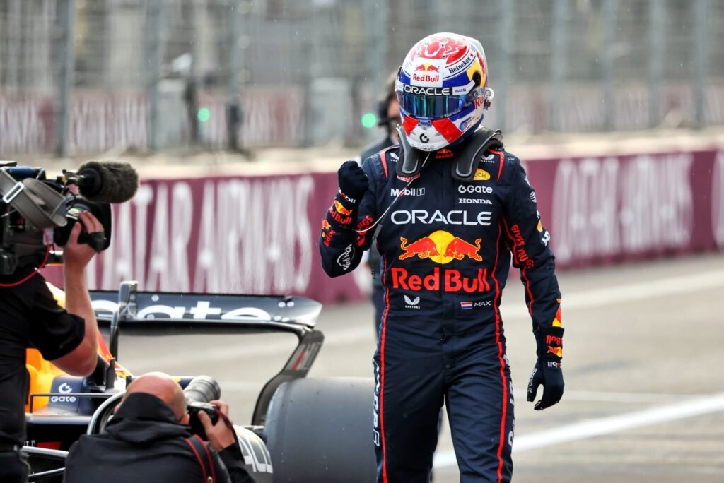 Verstappen tenta feito inédito de repetir vitória no Azerbaijão em Baku