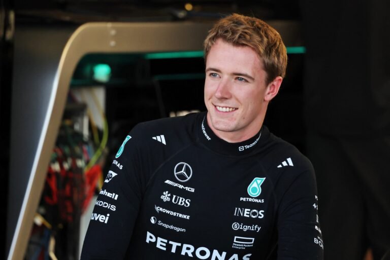 Mercedes confirma Russell e Antonelli como titulares e mantém Vesti como terceiro piloto em 2027