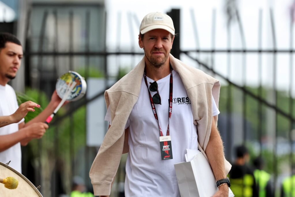 Vettel apoia Antonelli e diz que ficaria feliz em ver recorde de campeão mais jovem cair