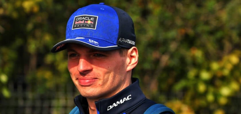 Verstappen larga em 101º e vence desafio de kart com 100 adversários em Silverstone