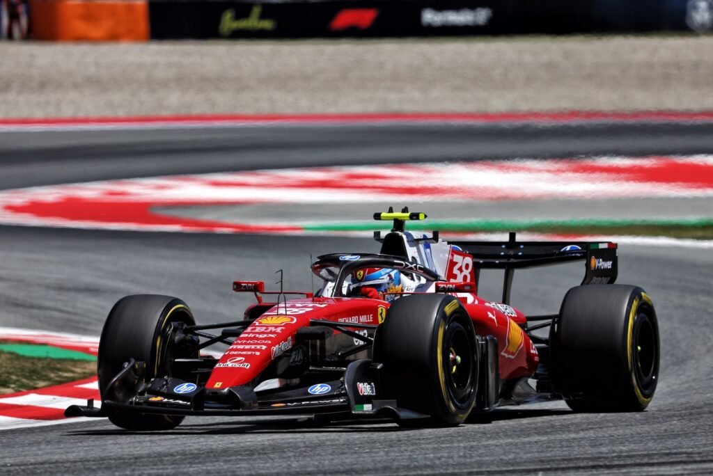 Ferrari mantém Beganovic na estrutura para 2027, mas fora da Driver Academy