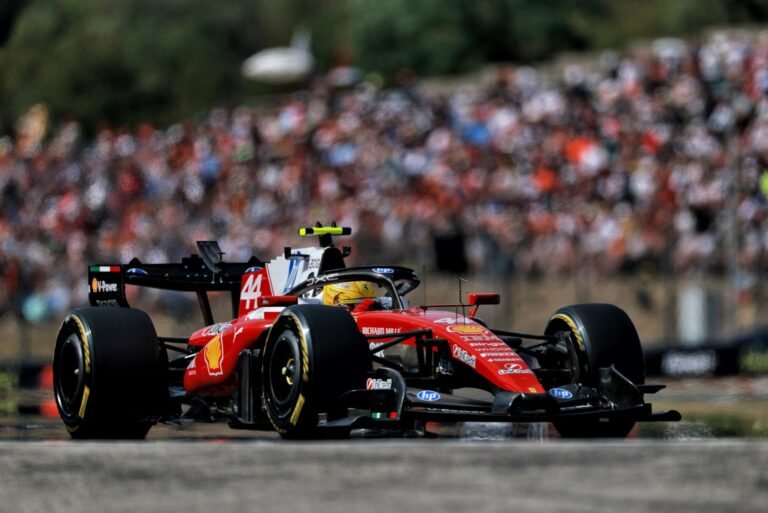 Patrese pede que Ferrari defina Hamilton como prioridade na disputa pelo título