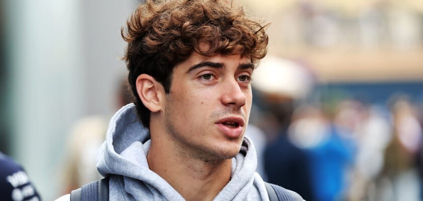 Montoya compara agressividade de Colapinto à de Verstappen após acidente no Azerbaijão