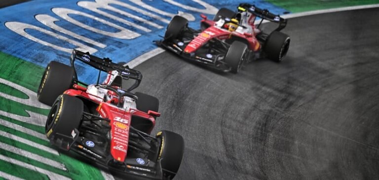 Leclerc critica leitura sobre rivalidade com Hamilton na Ferrari: “É analisado em excesso”