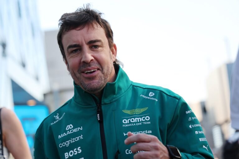 Fernando Alonso é visto ao volante de Bugatti Veyron Grand Sport ultra-rara em Mônaco
