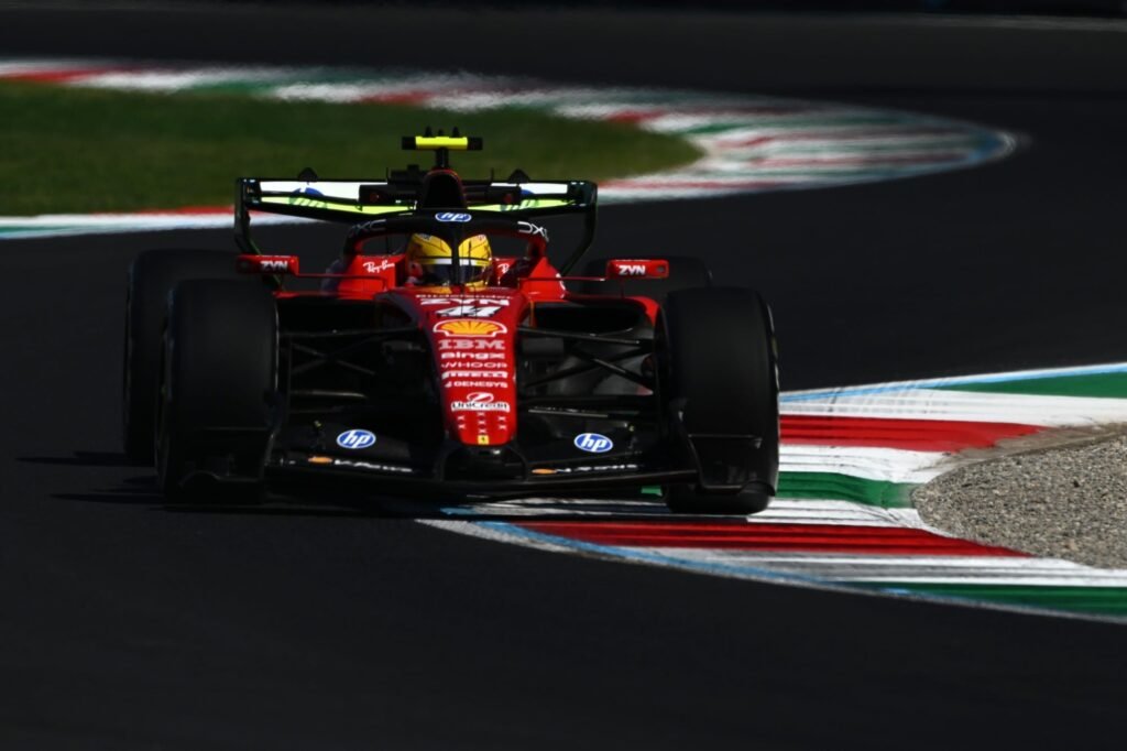 Hamilton cobra regras internas na Ferrari após fala ser cortada de áudio enviado à imprensa