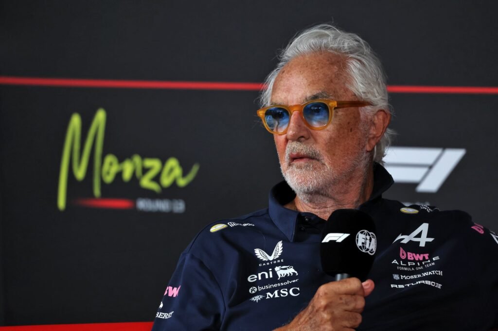 Briatore ameaça cortar entrevistas de Colapinto após ataques a Gasly e à família