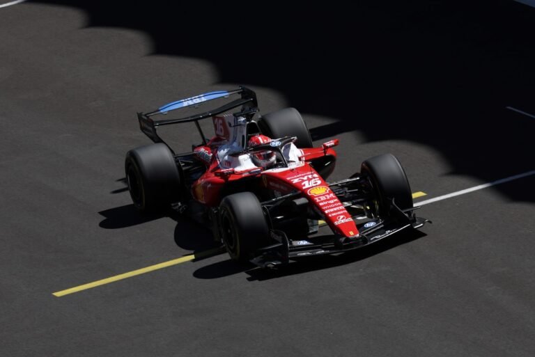 Leclerc deve largar do fim do grid em Baku após Ferrari trocar unidade de potência