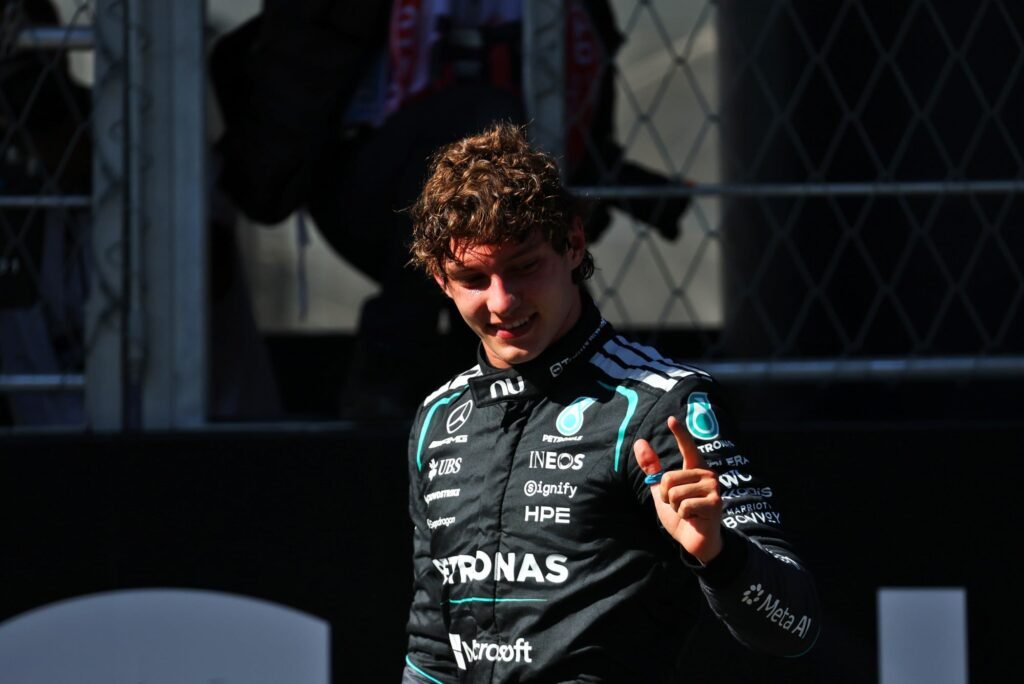 Antonelli diz receber apoio de Vettel em meio à disputa pelo título da F1