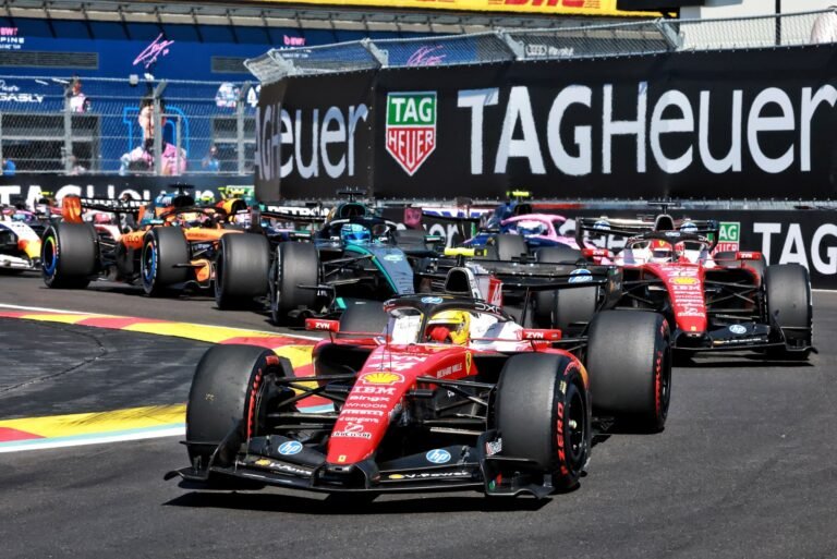 Hamilton rebate avaliação sobre Ferrari após sexto lugar no GP do Azerbaijão