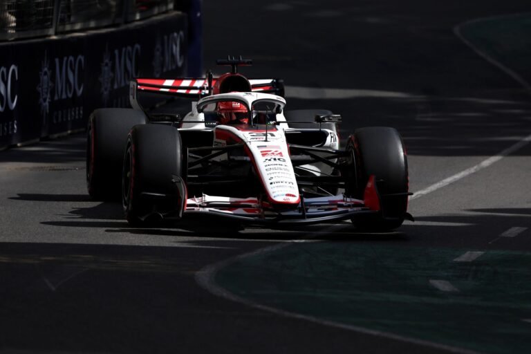 Ocon valoriza oitavo lugar no GP do Azerbaijão após Haas acertar nas decisões de corrida