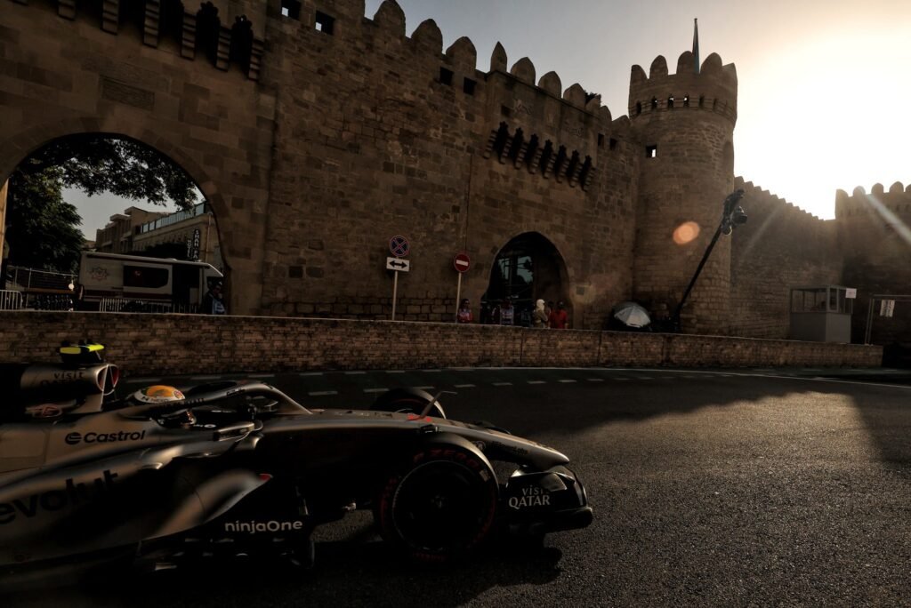 Audi sofre dupla eliminação no Q1 em Baku e vai largar da nona fila com Bortoleto e Hülkenberg