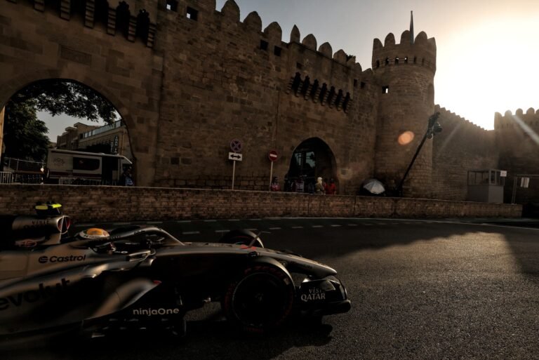 Audi sofre dupla eliminação no Q1 em Baku e vai largar da nona fila com Bortoleto e Hülkenberg