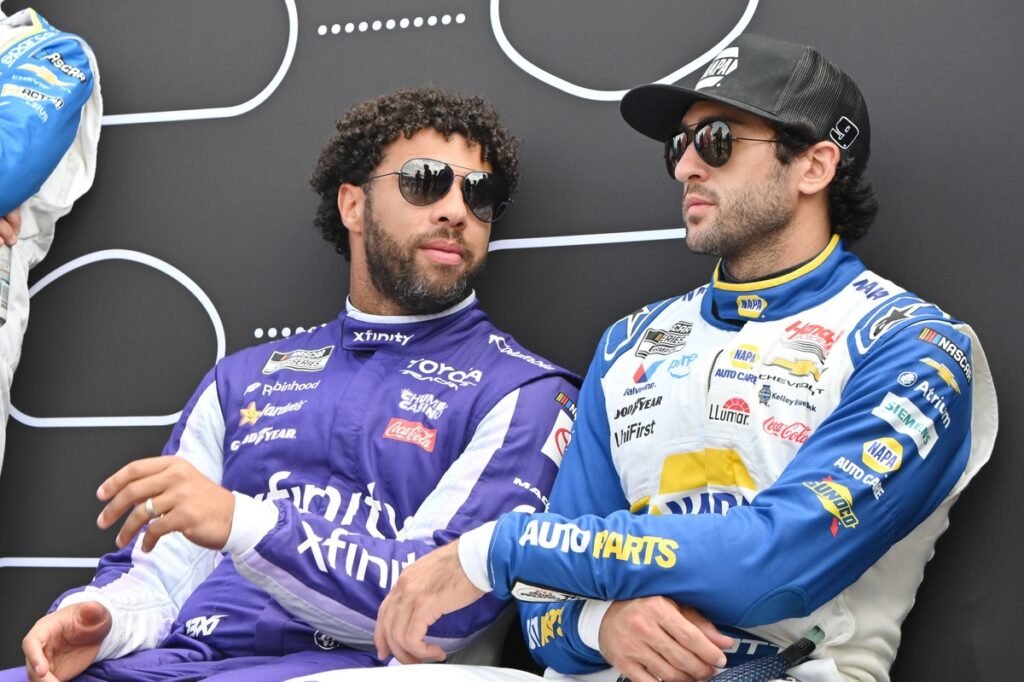 Elliott e Blaney ajudam carros da 23XI a religar após bandeira vermelha em Darlington